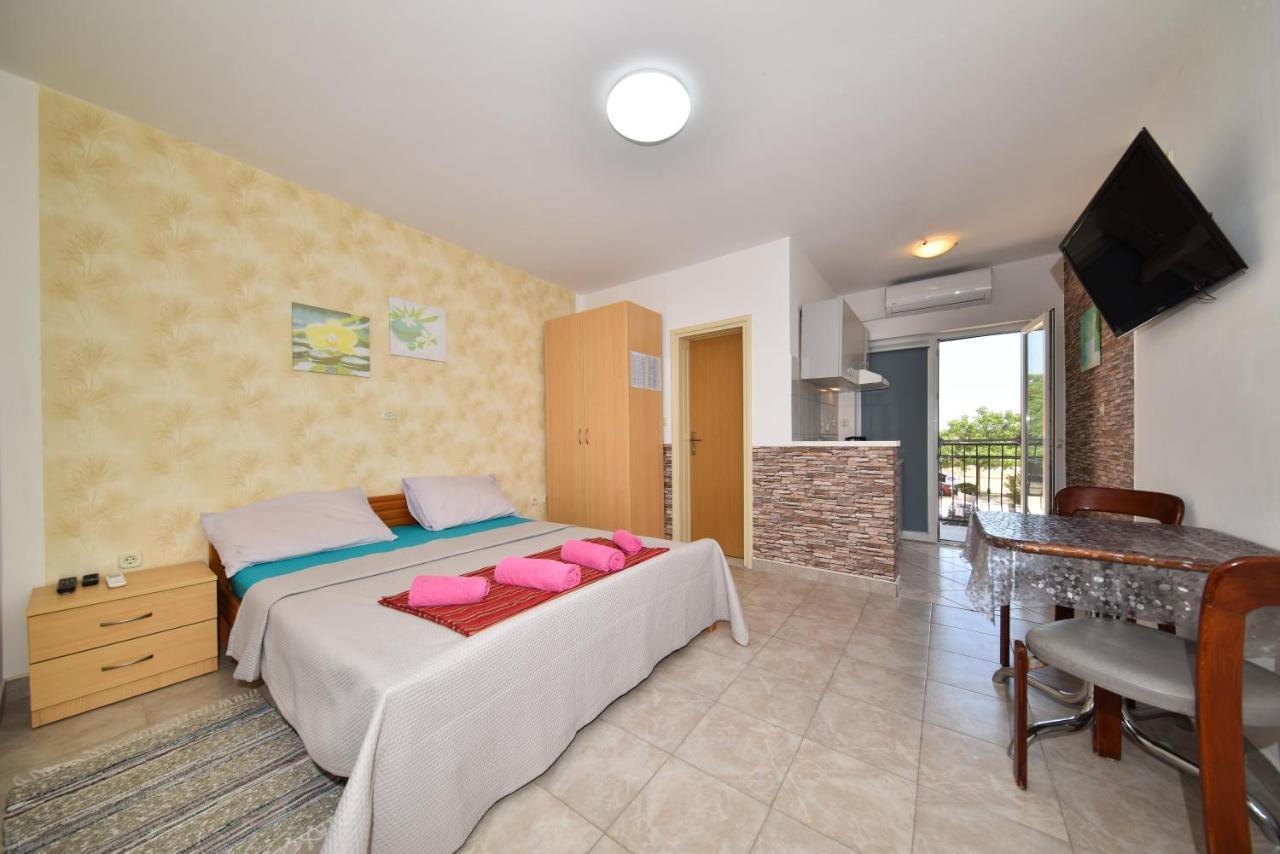 Apartments Zrakic ザトン エクステリア 写真