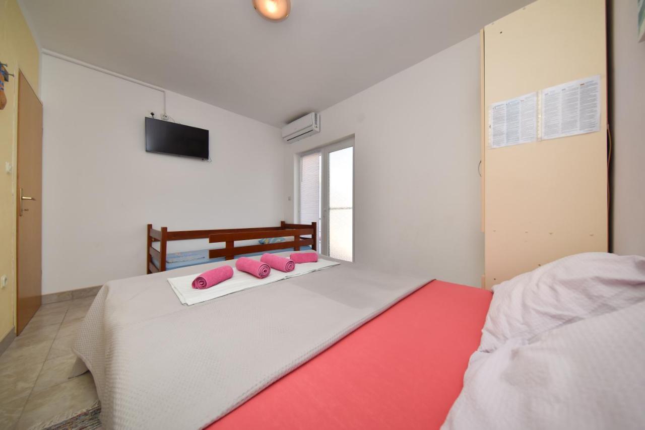 Apartments Zrakic ザトン エクステリア 写真