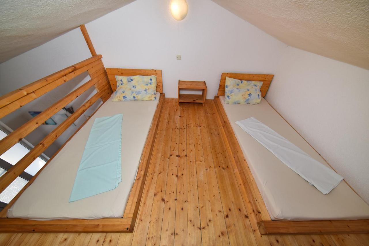 Apartments Zrakic ザトン エクステリア 写真