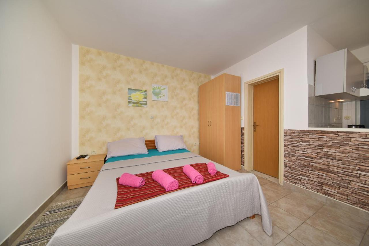 Apartments Zrakic ザトン エクステリア 写真