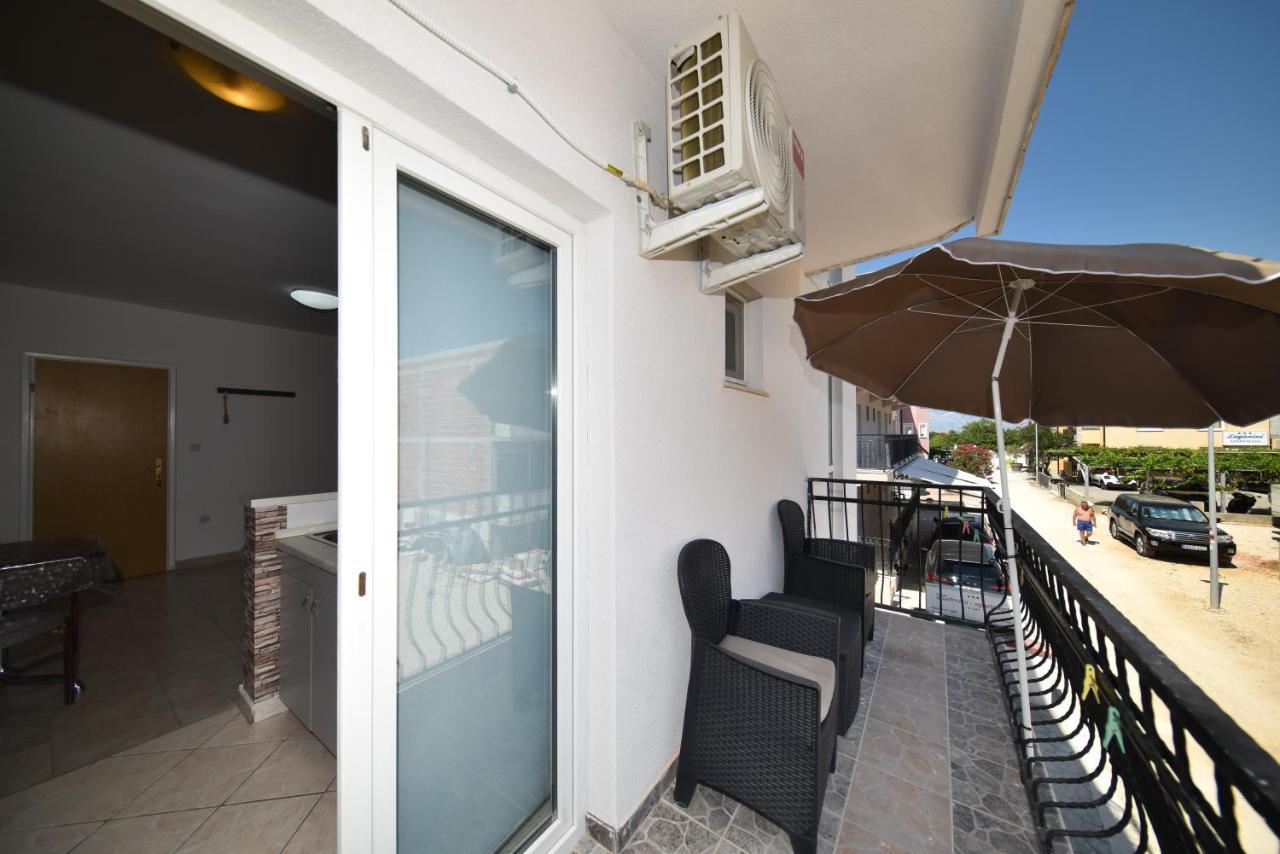 Apartments Zrakic ザトン エクステリア 写真