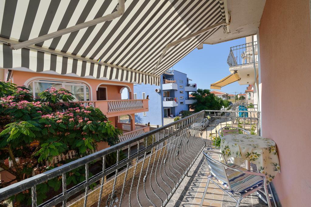 Apartments Zrakic ザトン エクステリア 写真