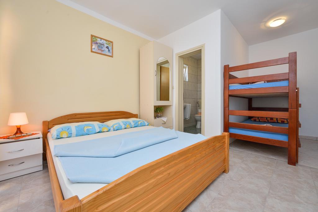 Apartments Zrakic ザトン エクステリア 写真